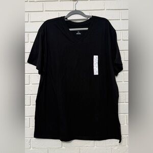 Men’s Goodfellow Black V-neck tee. Size XXL. NWT